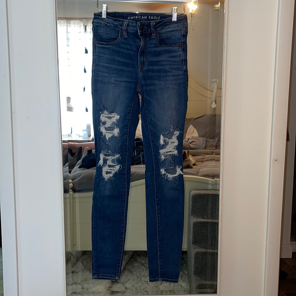 American Eagle Distressed Hi-Rise Jegging